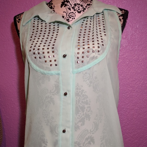 Minime sleeveless seafoam button up w/studs - Picture 2 of 6